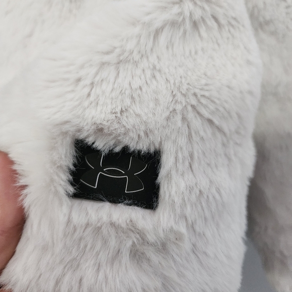 BNWOT UNDERARMOUR Sherpa furry jacket size ylg - Picture 5 of 8